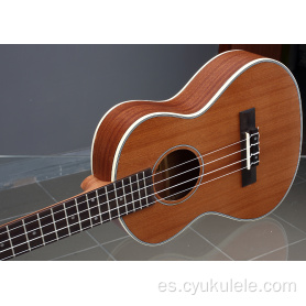 Ukelele de caoba de instrumento de cuerda hecho a mano